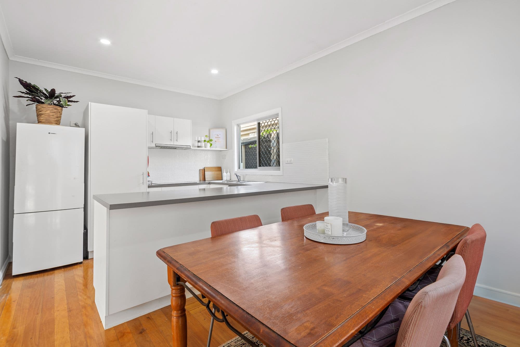 102 Scarborough Road, Redcliffe QLD 4020, Redcliffe - Thumbnail 4