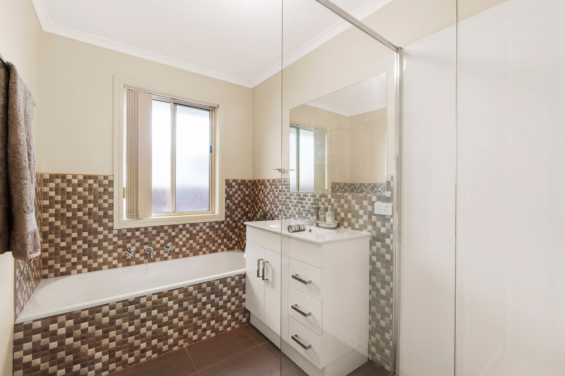6 Edmonds Street, Diamond Creek VIC 3089, Diamond Creek - Thumbnail 6