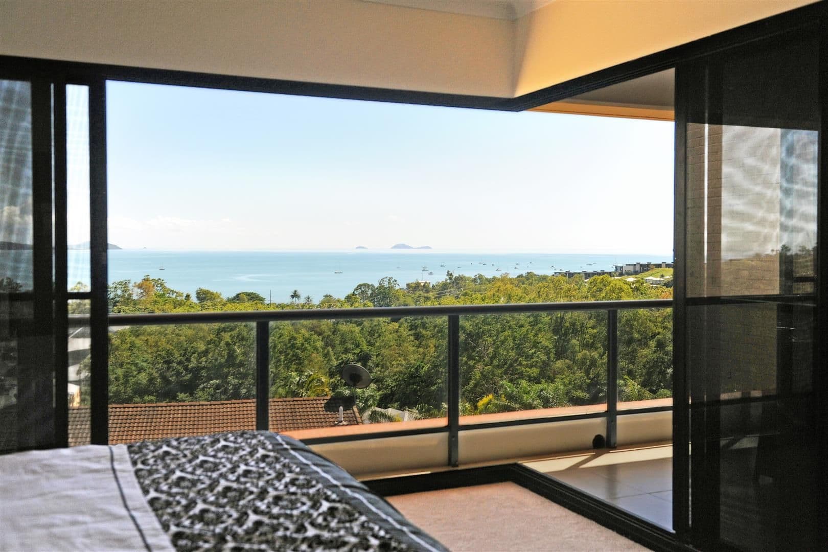 6 Eshelby Drive, CANNONVALE QLD 4802, Cannonvale - Thumbnail 2