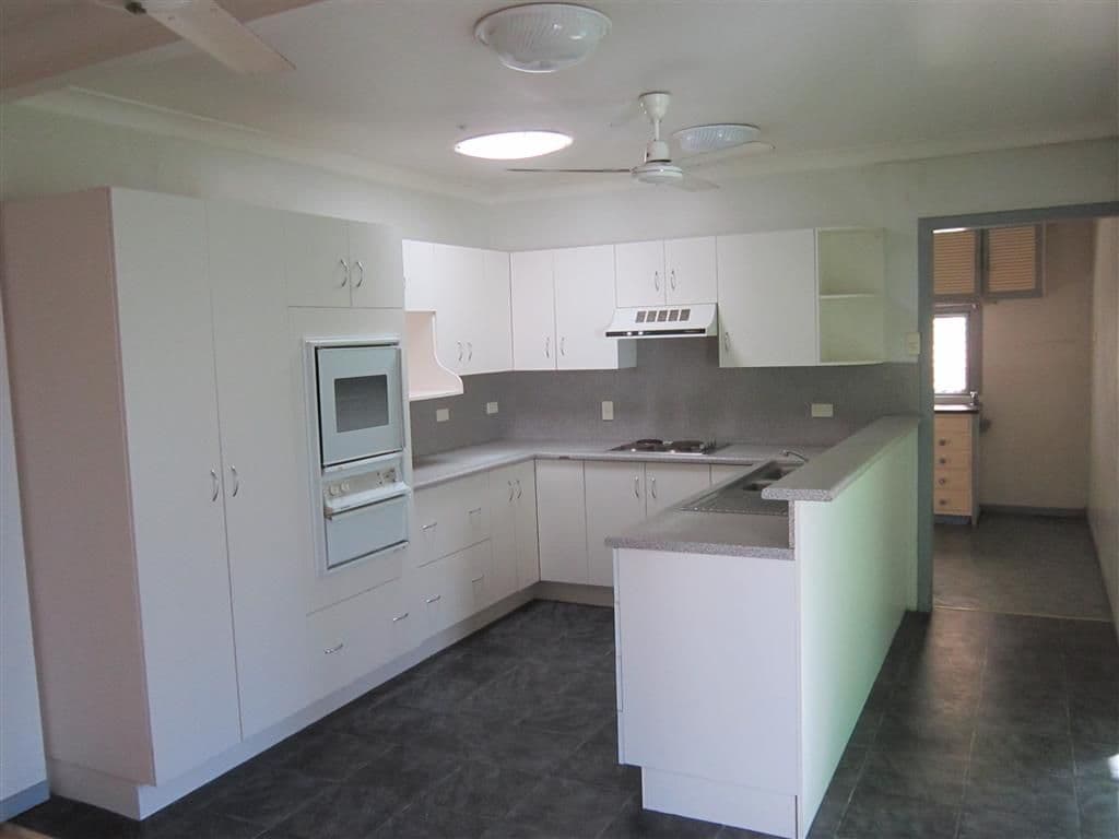 38 James Street, Mount Morgan QLD 4714, Mount Morgan - Thumbnail 2