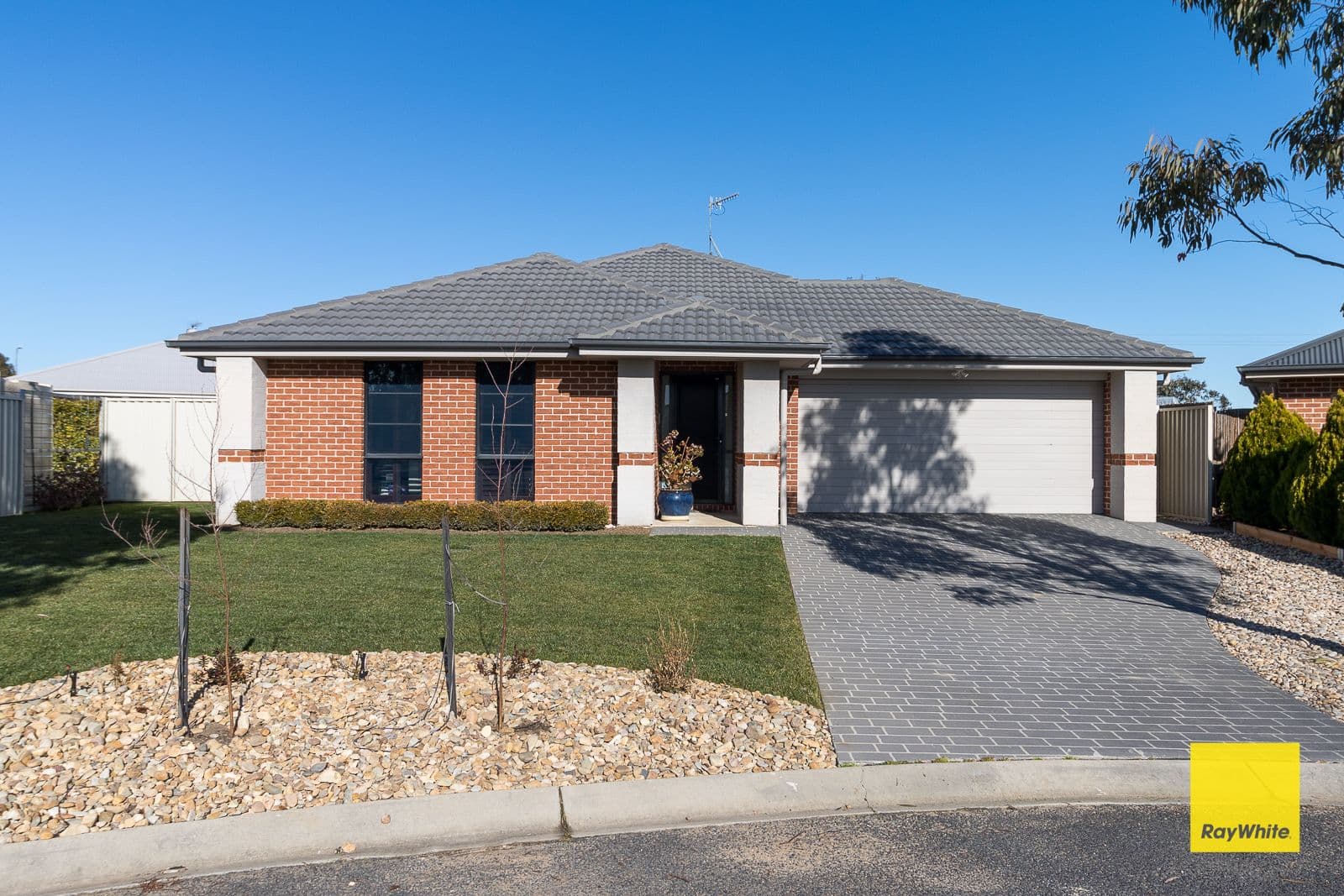 15 Angus Place, Bungendore NSW 2621, Bungendore - Image 1