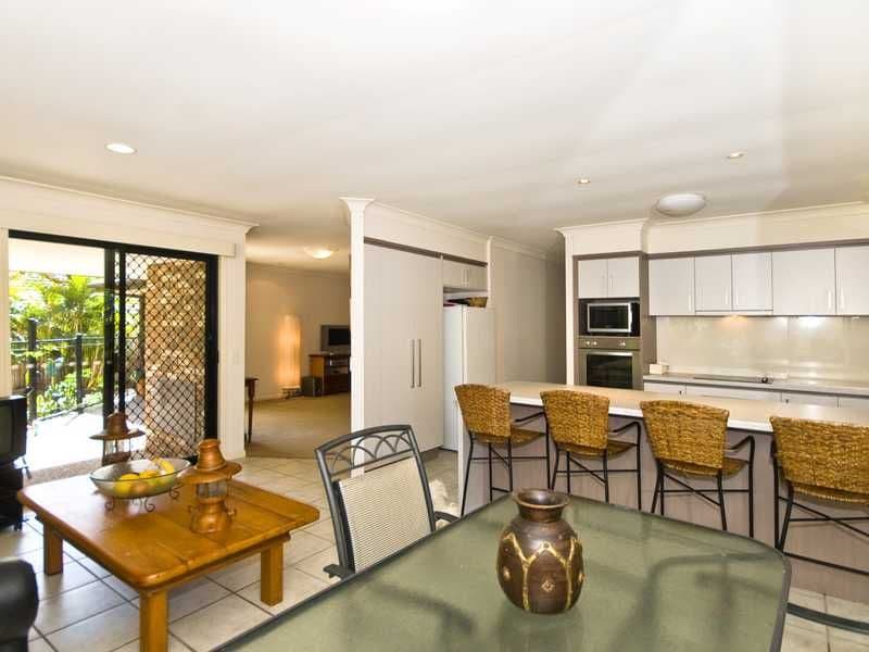 6 Cowell Drive, BURLEIGH HEADS QLD 4220, Burleigh Heads - Thumbnail 4