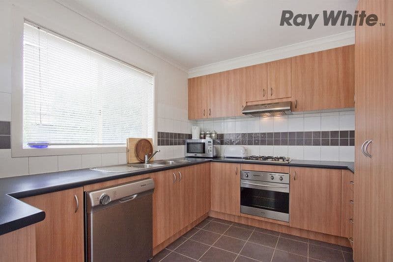 1 Brae Grove, POINT COOK VIC 3030, Point Cook - Thumbnail 2