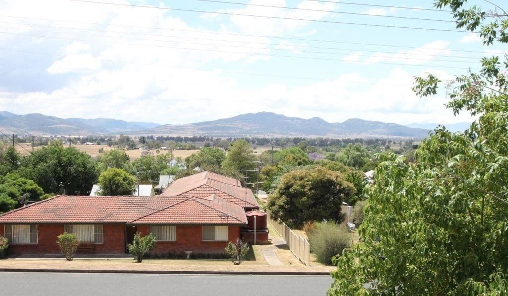 18 Nowland Avenue, QUIRINDI NSW 2343, Quirindi - Thumbnail 2