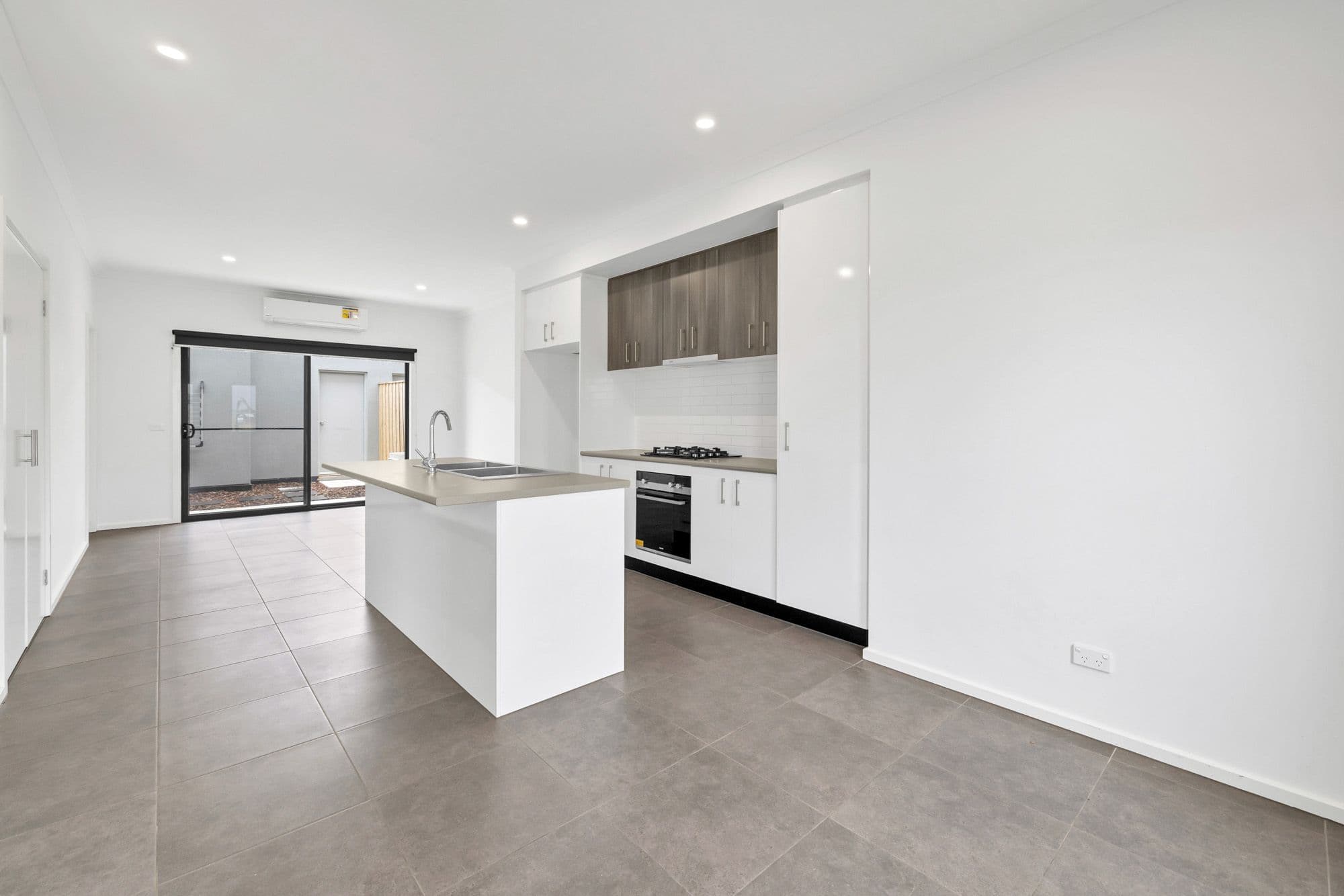 39 Gallaxus Avenue, Wyndham Vale VIC 3024, Wyndham Vale - Thumbnail 4