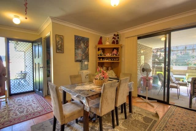 9 Brentwood Drive, BUNDAMBA QLD 4304, Bundamba - Thumbnail 2
