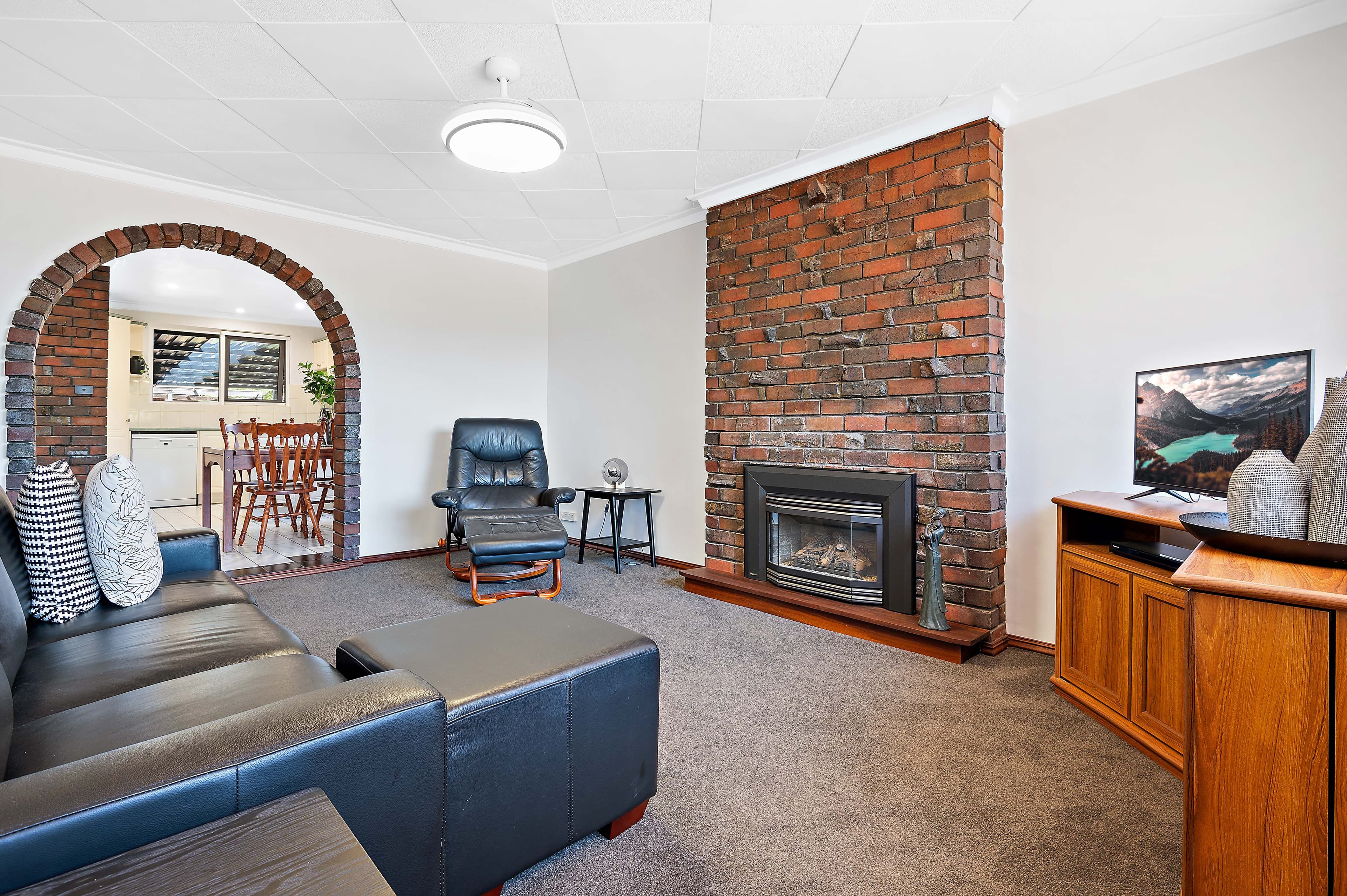 70 Hume Road, Thornlie WA 6108, Thornlie - Thumbnail 2