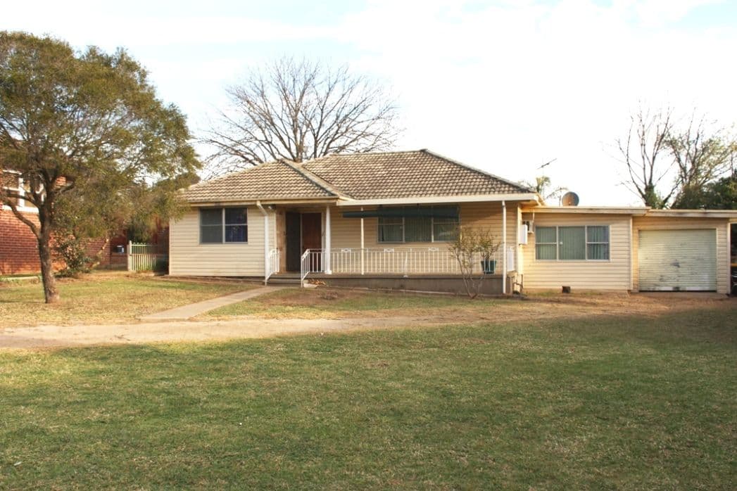 12 Karabah Avenue, YOUNG NSW 2594, Young - Image 1