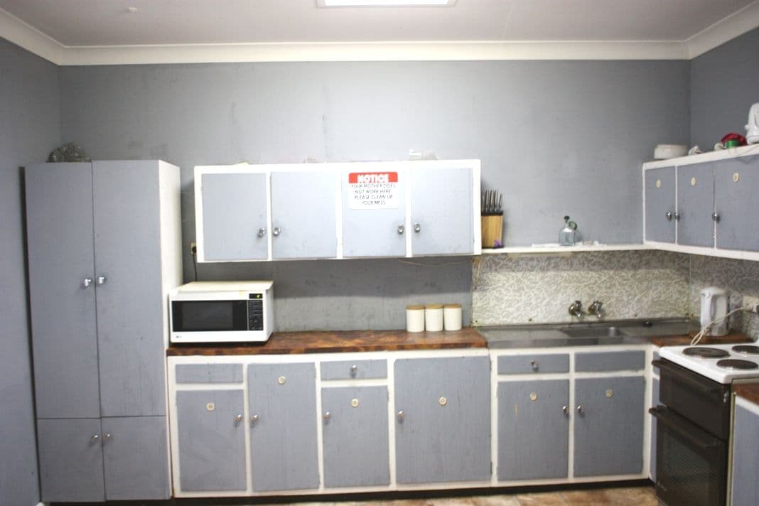 12 Karabah Avenue, YOUNG NSW 2594, Young - Thumbnail 2
