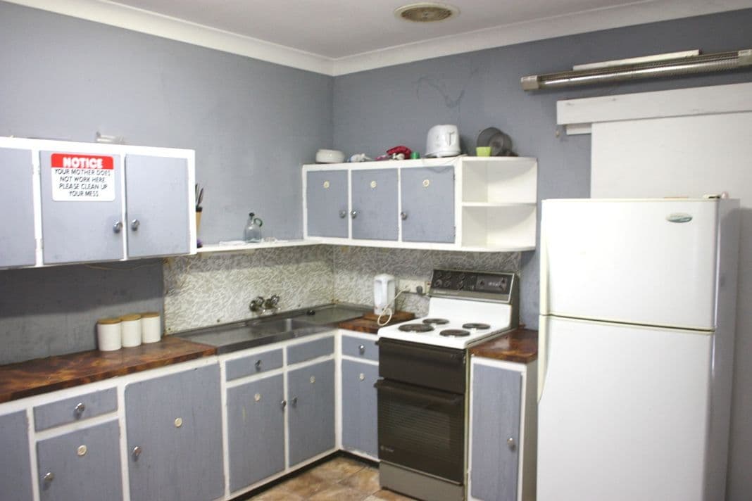 12 Karabah Avenue, YOUNG NSW 2594, Young - Thumbnail 3