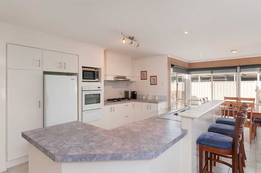 31 Jacaranda Place, Craigieburn VIC 3064, Craigieburn - Thumbnail 2