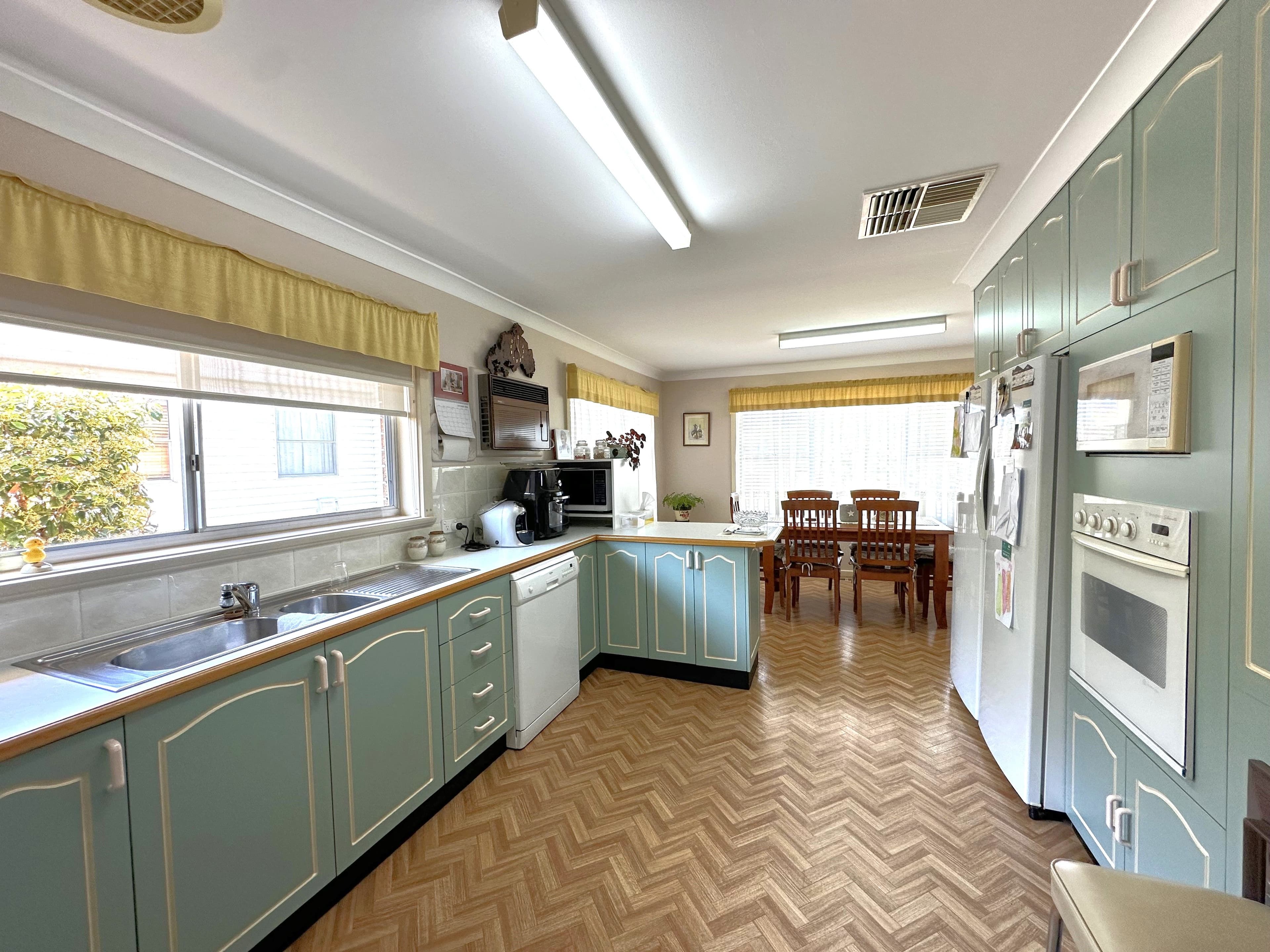 19 Karabah Avenue, Young NSW 2594, Young - Thumbnail 4