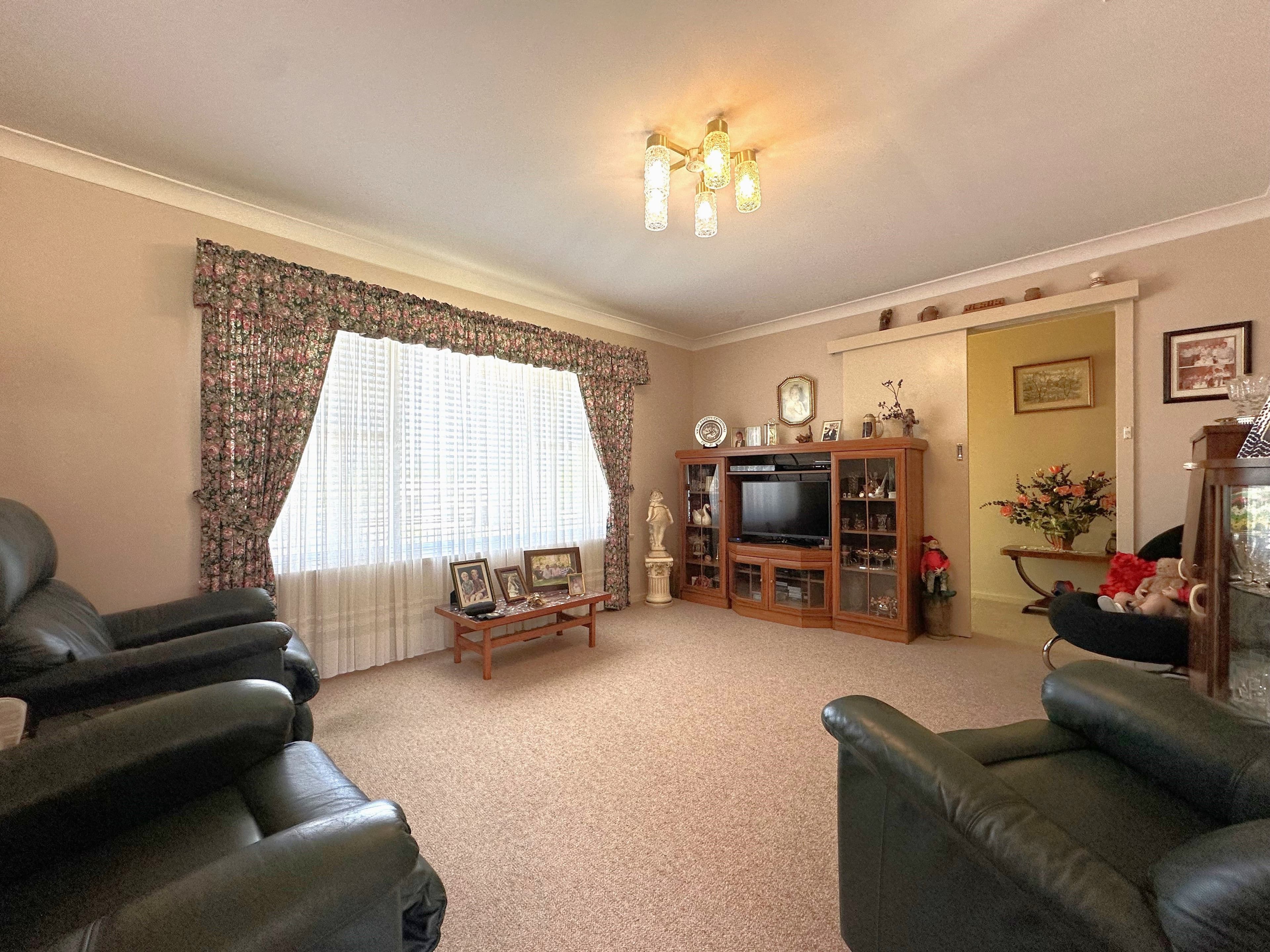 19 Karabah Avenue, Young NSW 2594, Young - Thumbnail 7