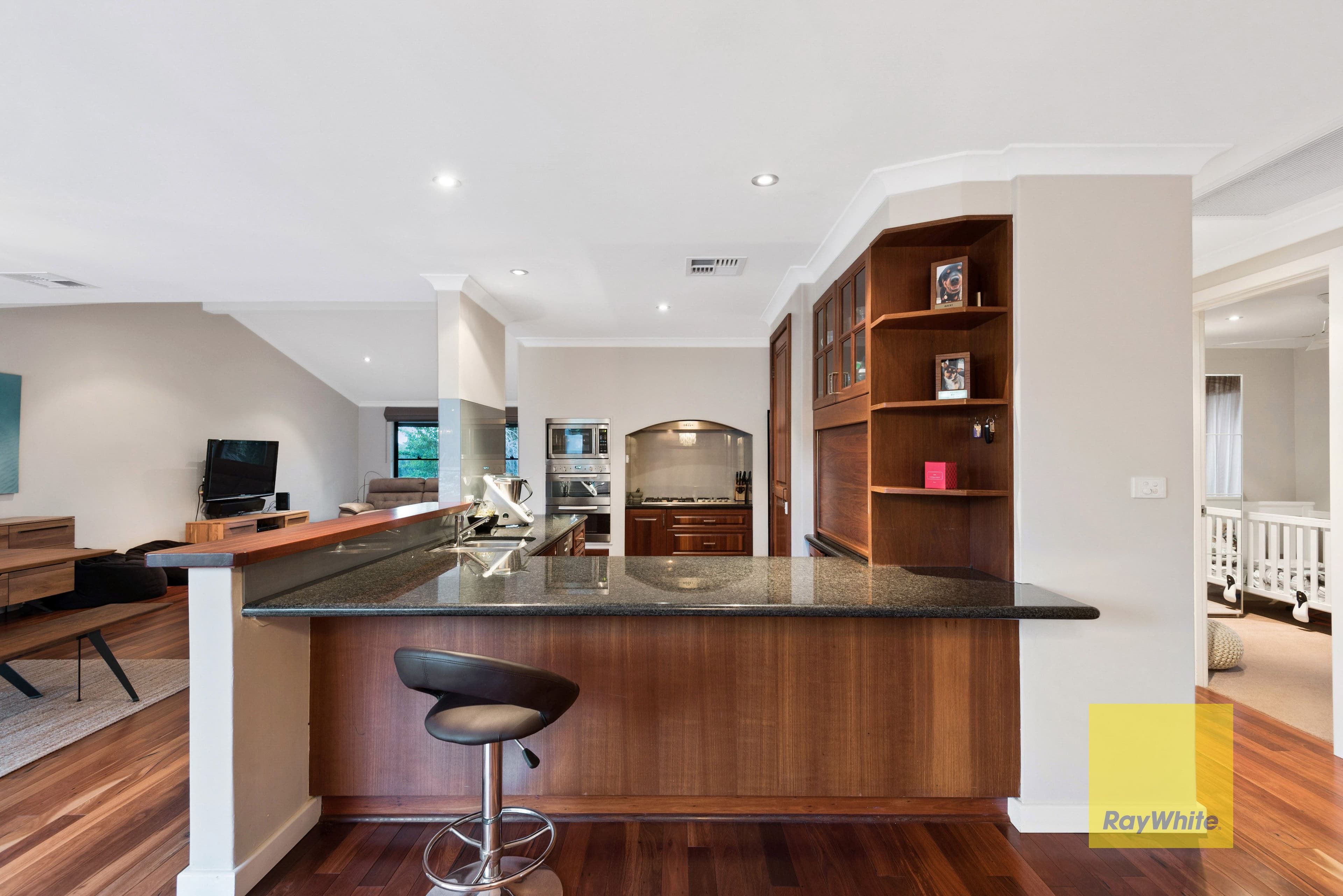 25 Elfreda Avenue, Sorrento WA 6020, Sorrento - Thumbnail 5