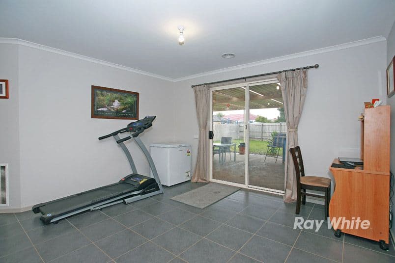 16 Bellbrae Crescent, CRANBOURNE VIC 3977, Cranbourne West - Thumbnail 8