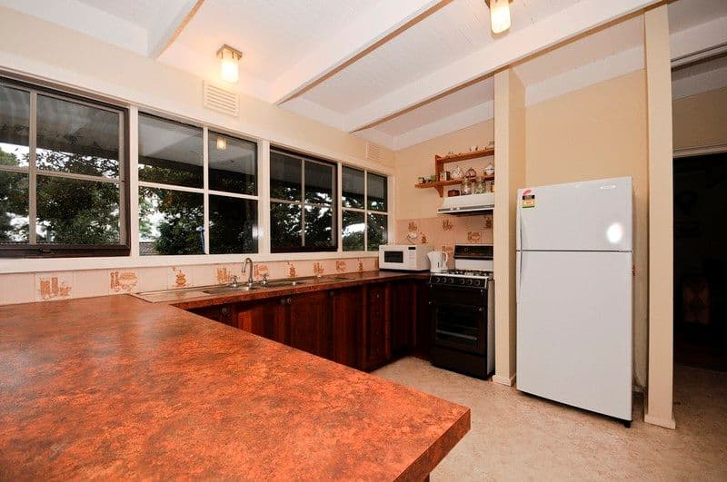 6 KEITH Court, WANDIN NORTH VIC 3139, Wandin North - Thumbnail 4