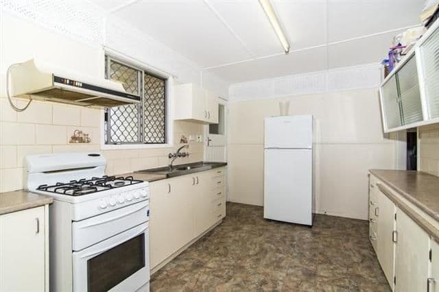 6 Hanlon Street, NEWTOWN QLD 4350, Newtown - Thumbnail 2