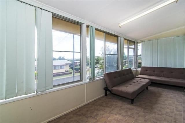 6 Hanlon Street, NEWTOWN QLD 4350, Newtown - Thumbnail 4
