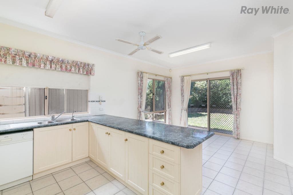 10 Bradley Grove, Mitchell Park SA 5043, Mitchell Park - Thumbnail 4