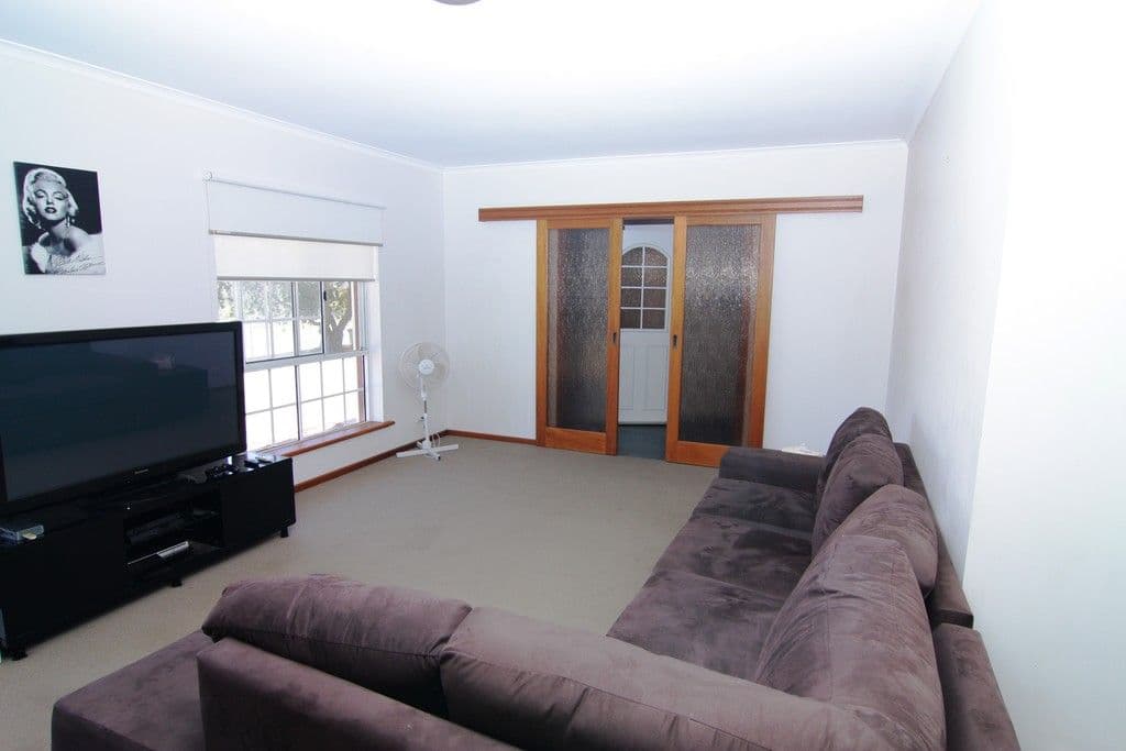 19 Thiele Avenue, Loxton SA 5333, Loxton - Thumbnail 5