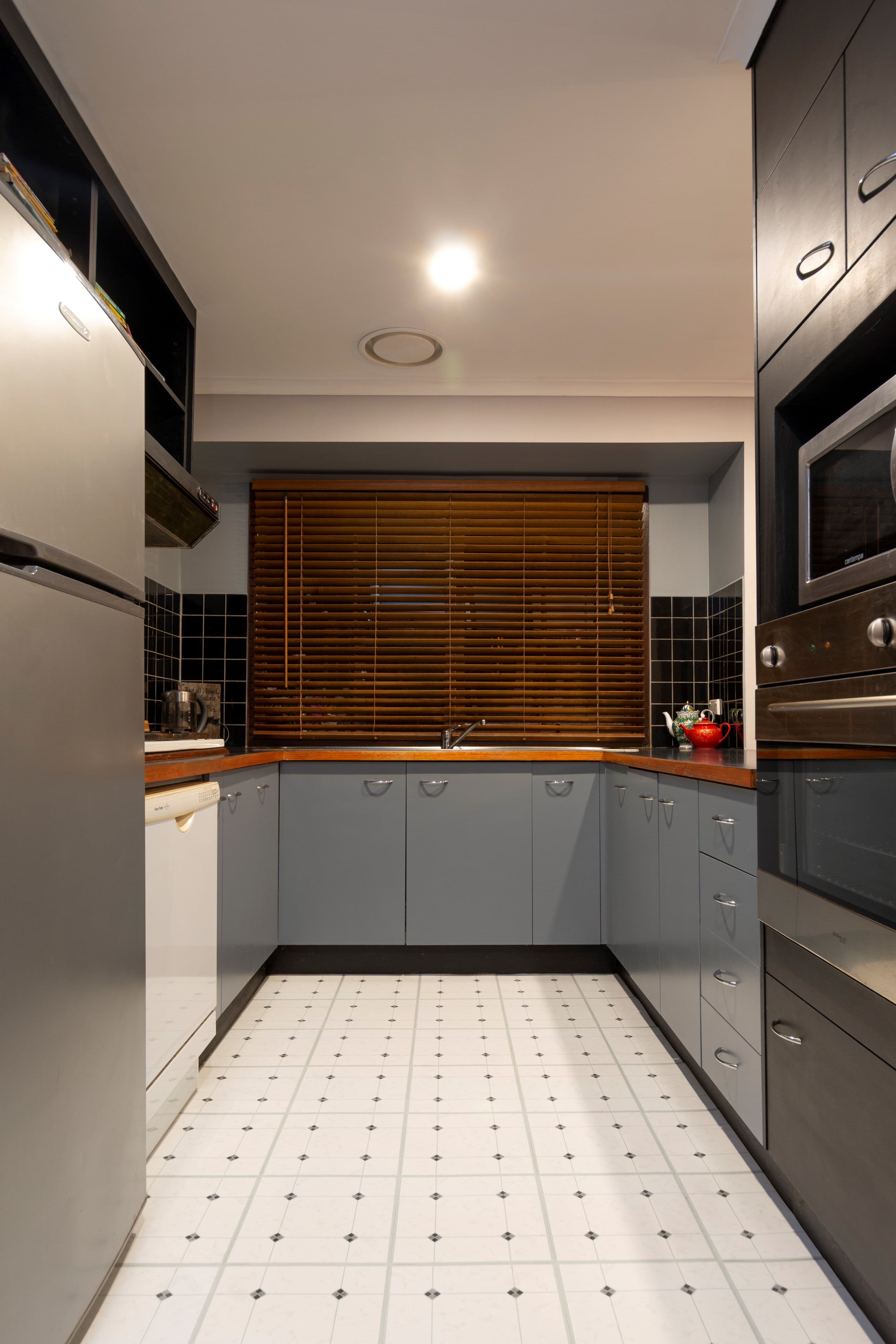 8 Grebe Court, Carrum Downs VIC 3201, Carrum Downs - Thumbnail 2