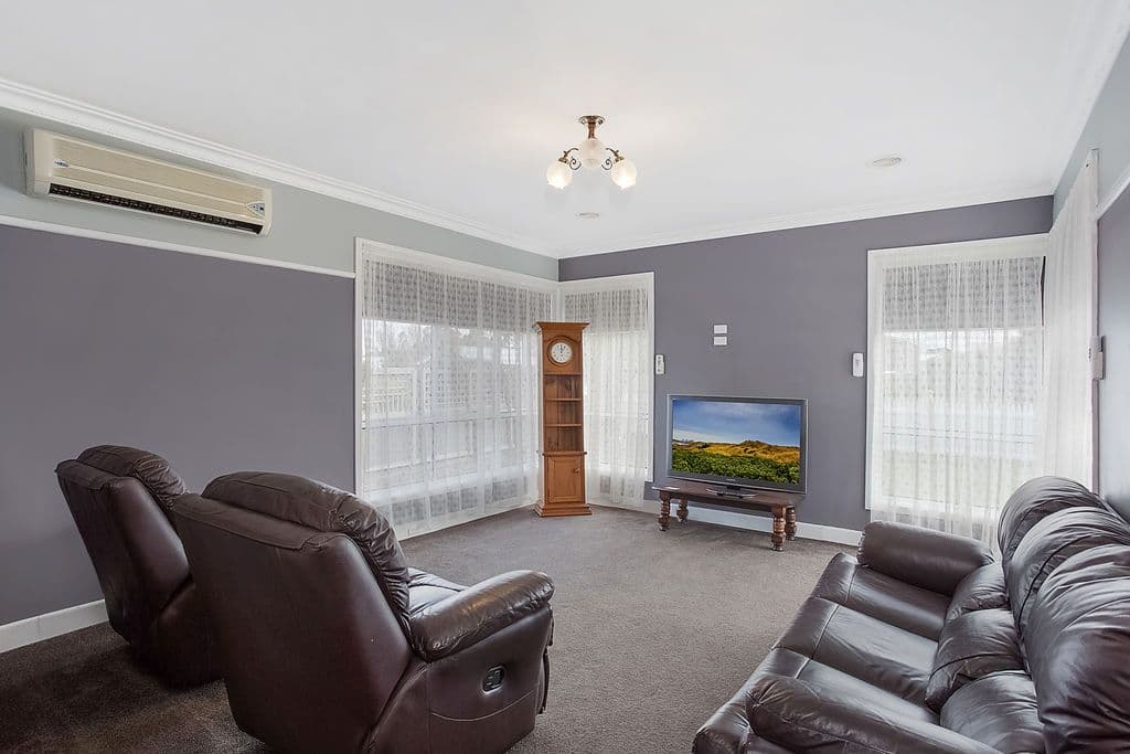 76 Walker, Cobden VIC 3266, Cobden - Thumbnail 2