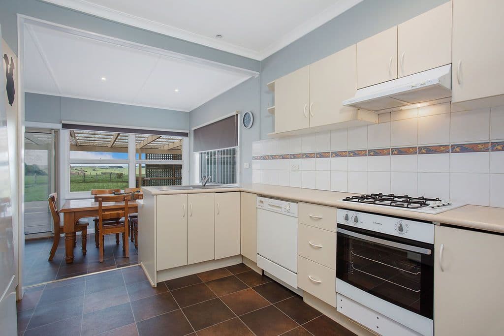 76 Walker, Cobden VIC 3266, Cobden - Thumbnail 3