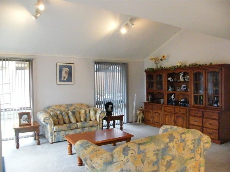 33 Barondi Avenue, NARRE WARREN VIC 3805, Narre Warren - Thumbnail 3
