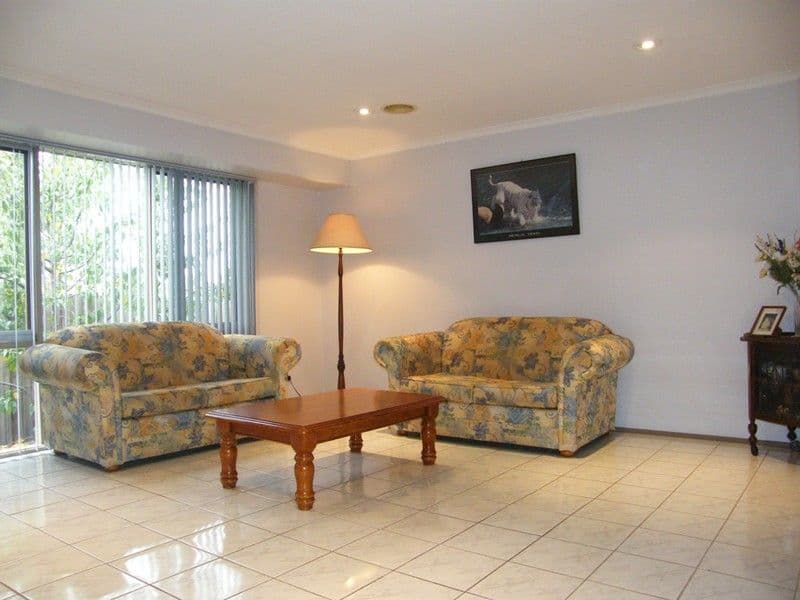 33 Barondi Avenue, NARRE WARREN VIC 3805, Narre Warren - Thumbnail 5