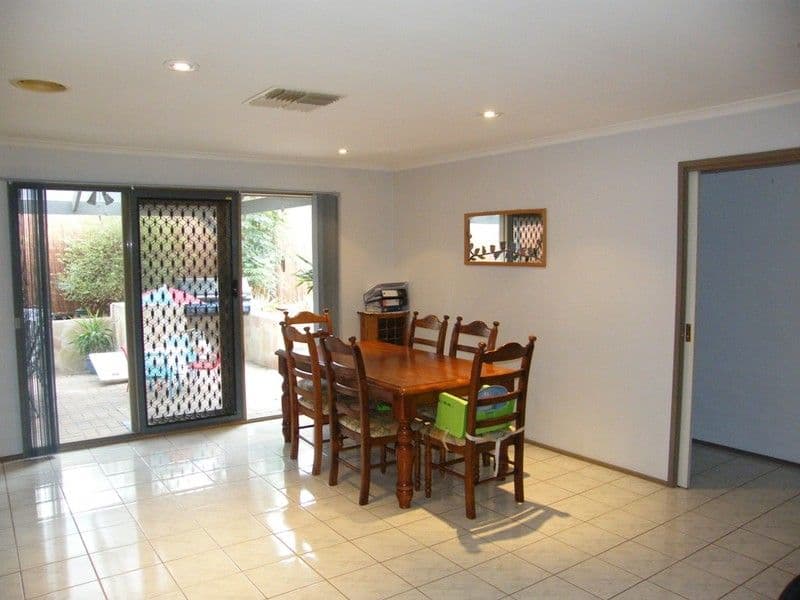 33 Barondi Avenue, NARRE WARREN VIC 3805, Narre Warren - Thumbnail 6