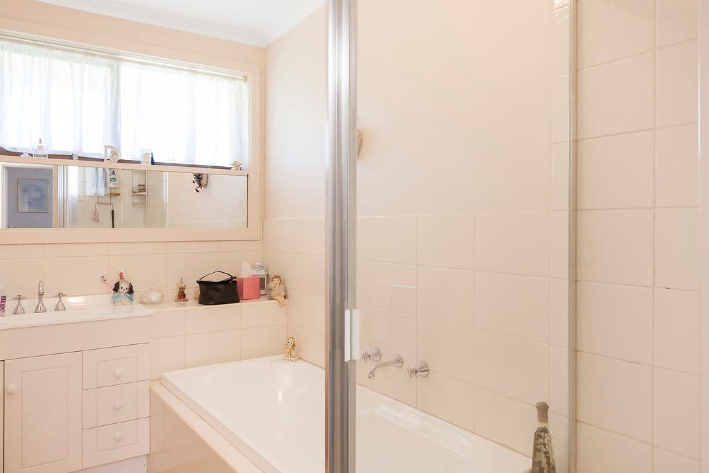 18 Coventry Crescent, Mill Park VIC 3082, Mill Park - Thumbnail 4