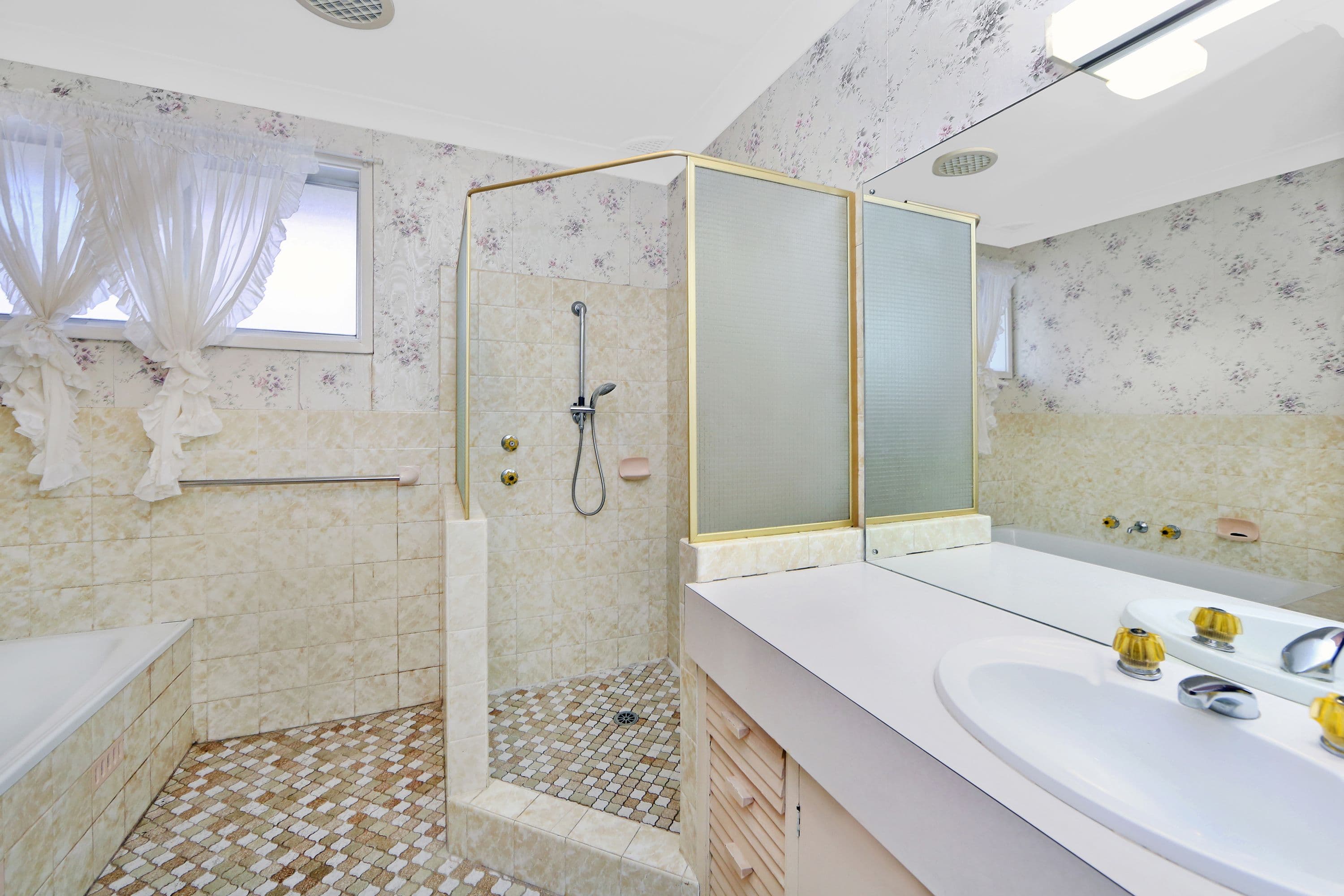 19 Grandview Parade, Gorokan - Thumbnail 7