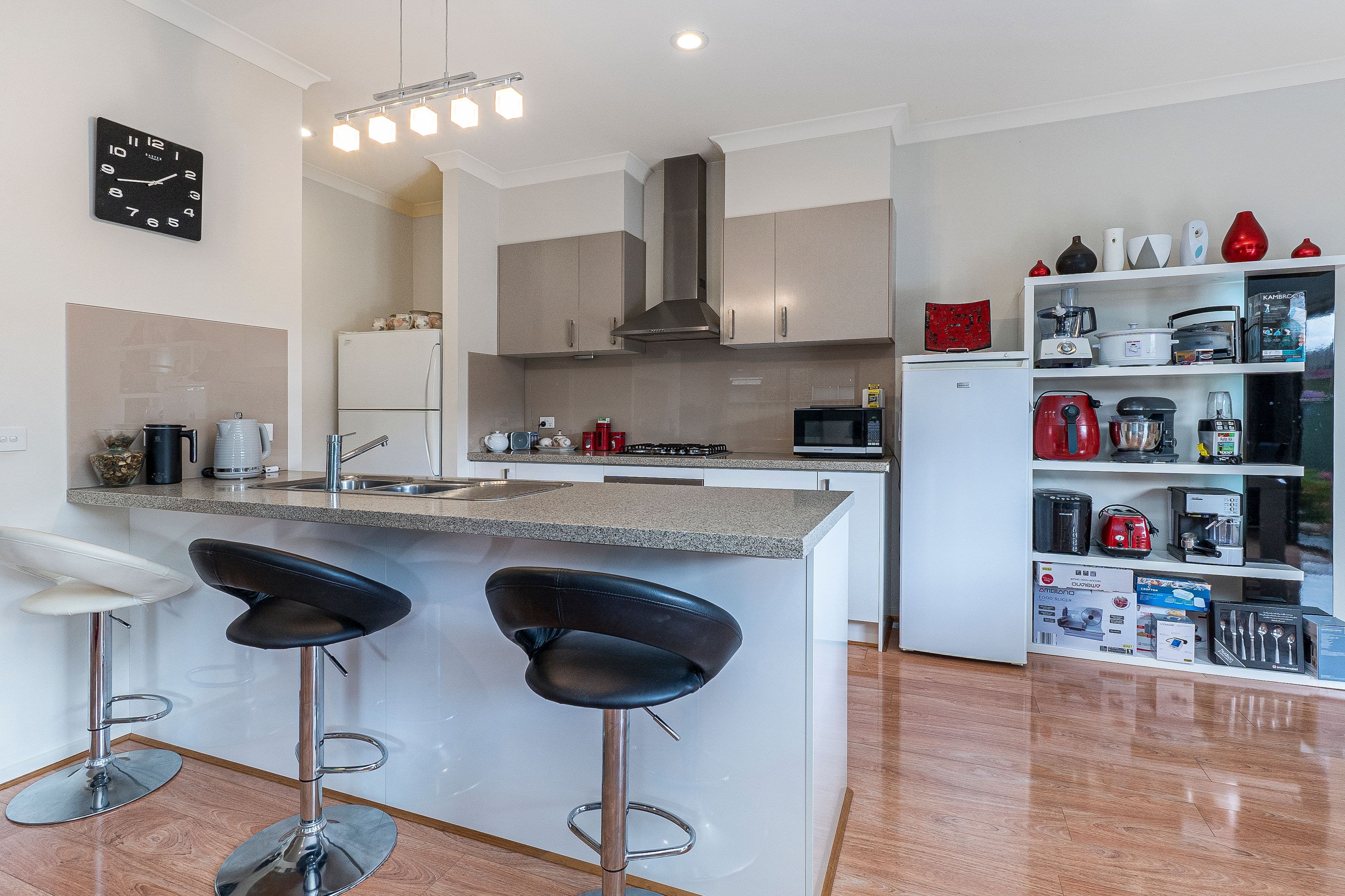 3 Silky Oak Street, Pakenham VIC 3810, Pakenham - Thumbnail 3