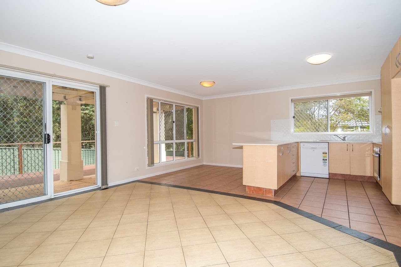 8 Offham Court, Arundel QLD 4214, Arundel - Thumbnail 7