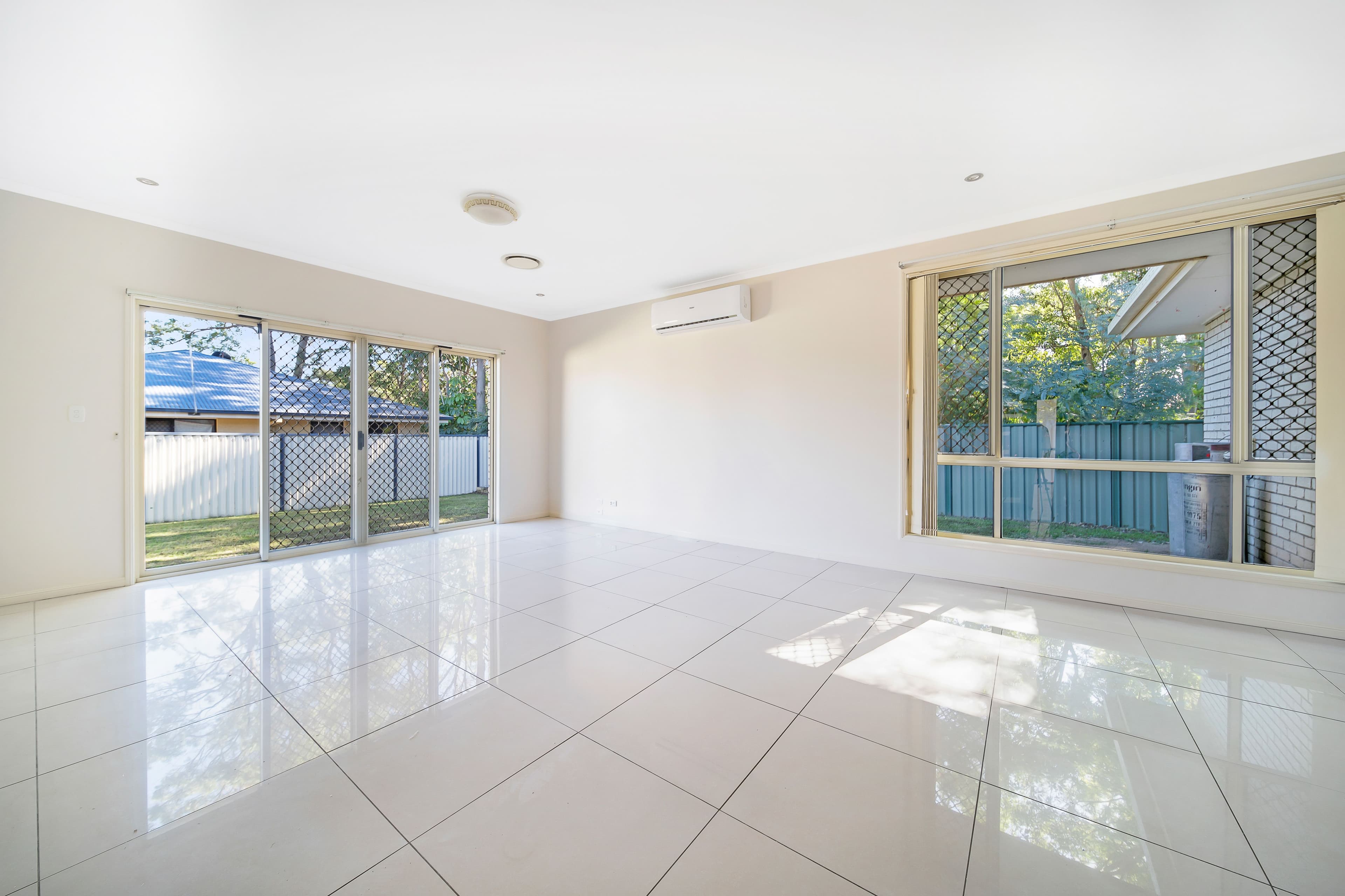 12A Dart Avenue, Kingston QLD 4114, Kingston - Thumbnail 2
