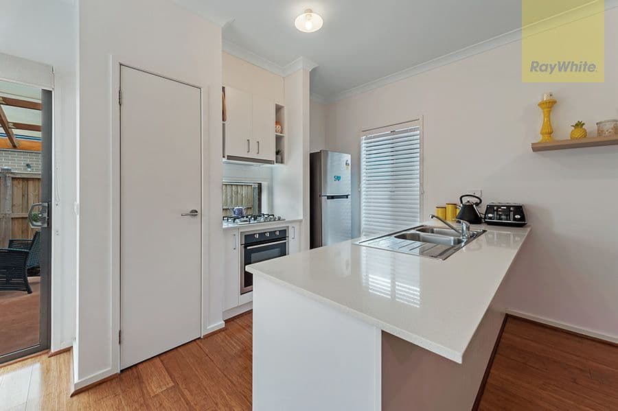 31 Yarradale Drive, Mickleham VIC 3064, Mickleham - Thumbnail 2
