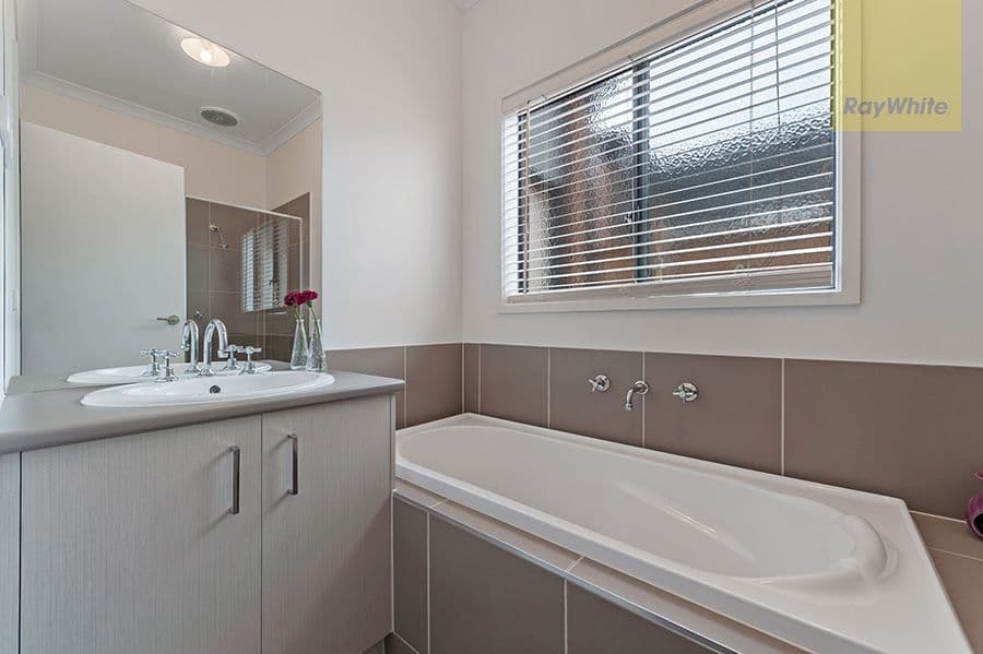31 Yarradale Drive, Mickleham VIC 3064, Mickleham - Thumbnail 8