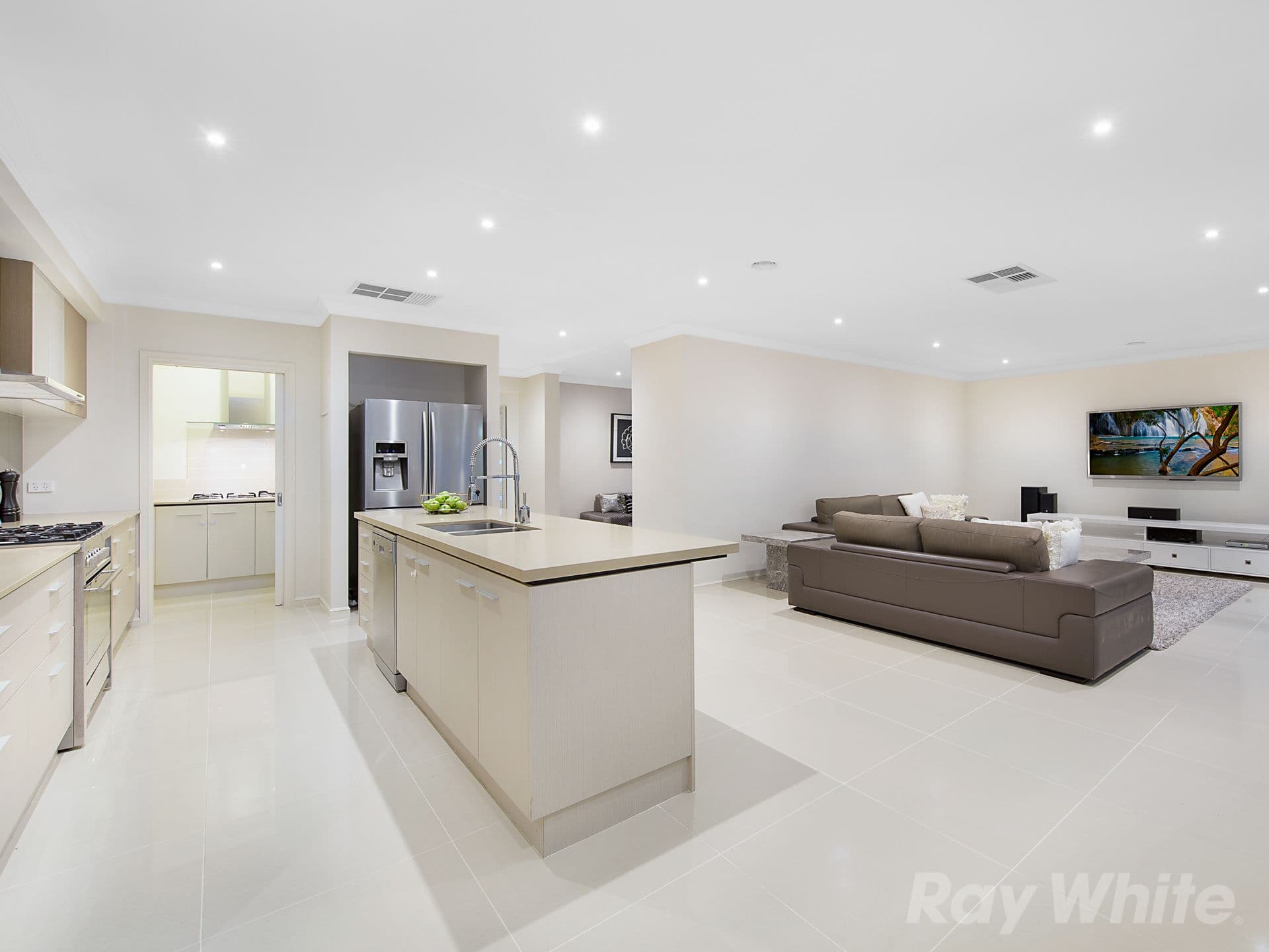 8 Grosvenor Avenue, Mulgrave VIC 3170, Mulgrave - Thumbnail 2