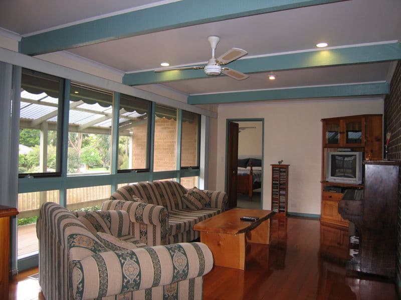 8 Chalmers Grove, UPPER FERNTREE GULLY VIC 3156, Upper Ferntree Gully - Thumbnail 2