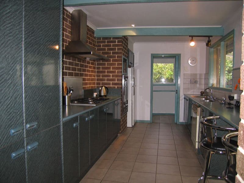 8 Chalmers Grove, UPPER FERNTREE GULLY VIC 3156, Upper Ferntree Gully - Thumbnail 3