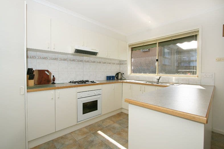 Unit 2, 12 Edward Road, CHIRNSIDE PARK VIC 3116, Chirnside Park - Thumbnail 3