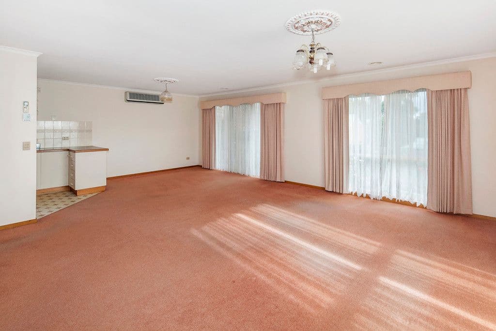 212 Clayton Street, Canadian VIC 3350, Canadian - Thumbnail 2