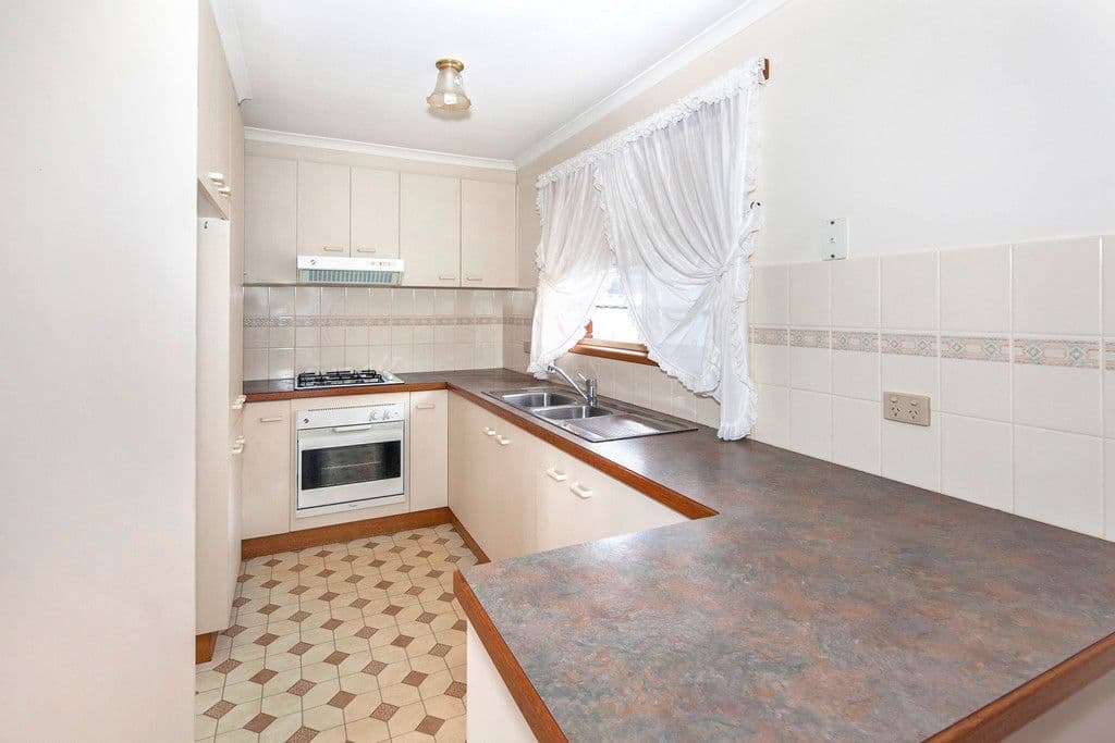 212 Clayton Street, Canadian VIC 3350, Canadian - Thumbnail 3