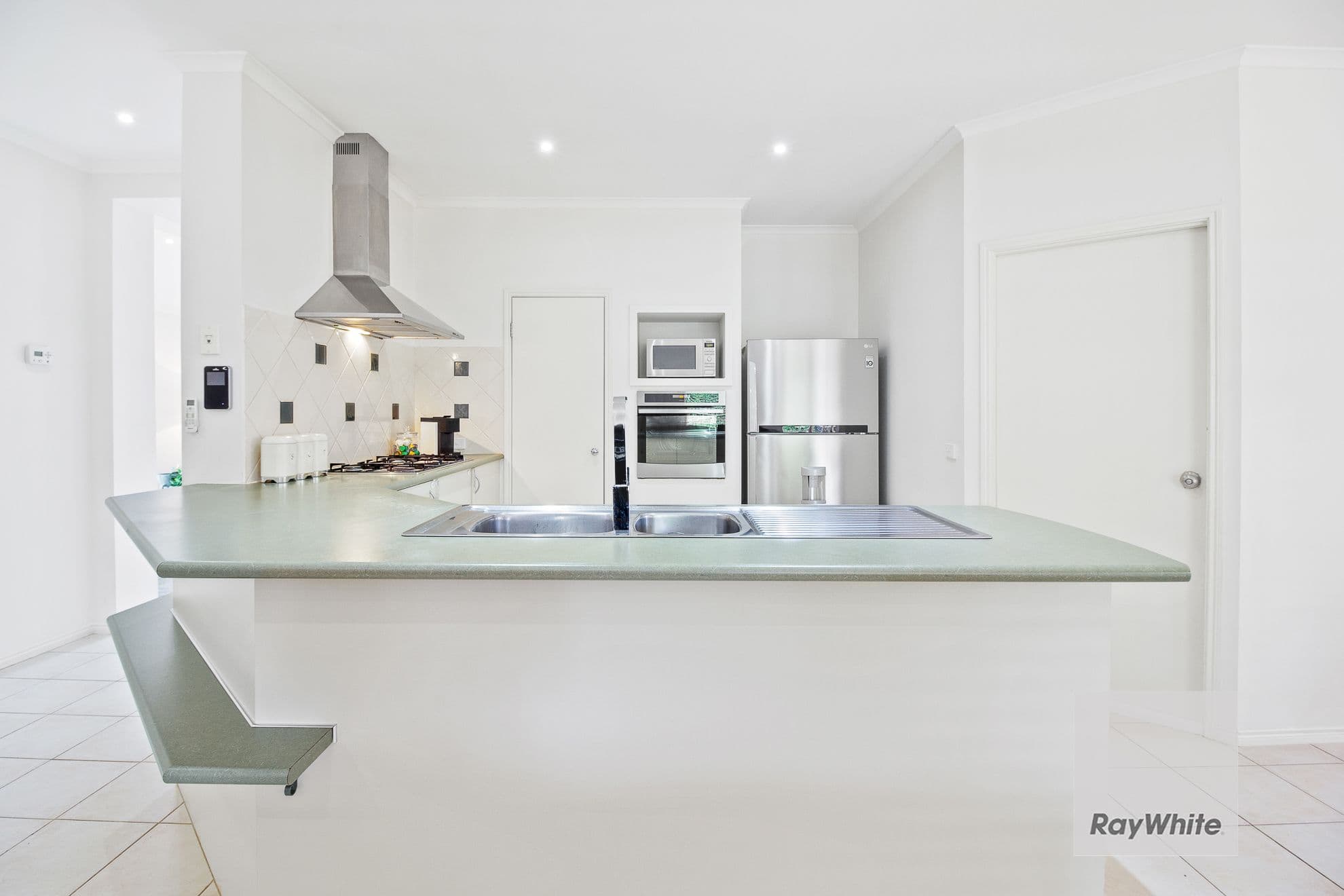 40 Kanmore Crescent, Hillside VIC 3037, Hillside - Thumbnail 7