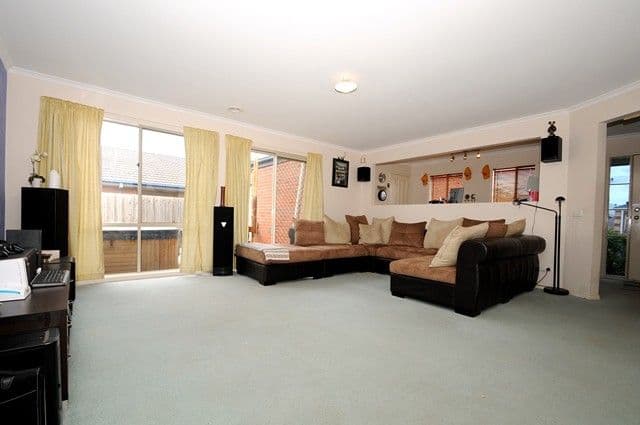 24 Brookville Avenue, WERRIBEE VIC 3030, Werribee - Thumbnail 3