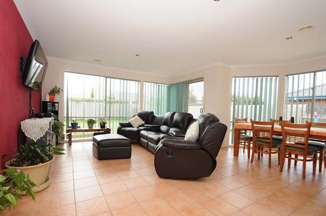 24 Brookville Avenue, WERRIBEE VIC 3030, Werribee - Thumbnail 4
