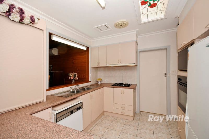 17 Mingana Road, WANTIRNA SOUTH VIC 3152, Wantirna South - Thumbnail 2