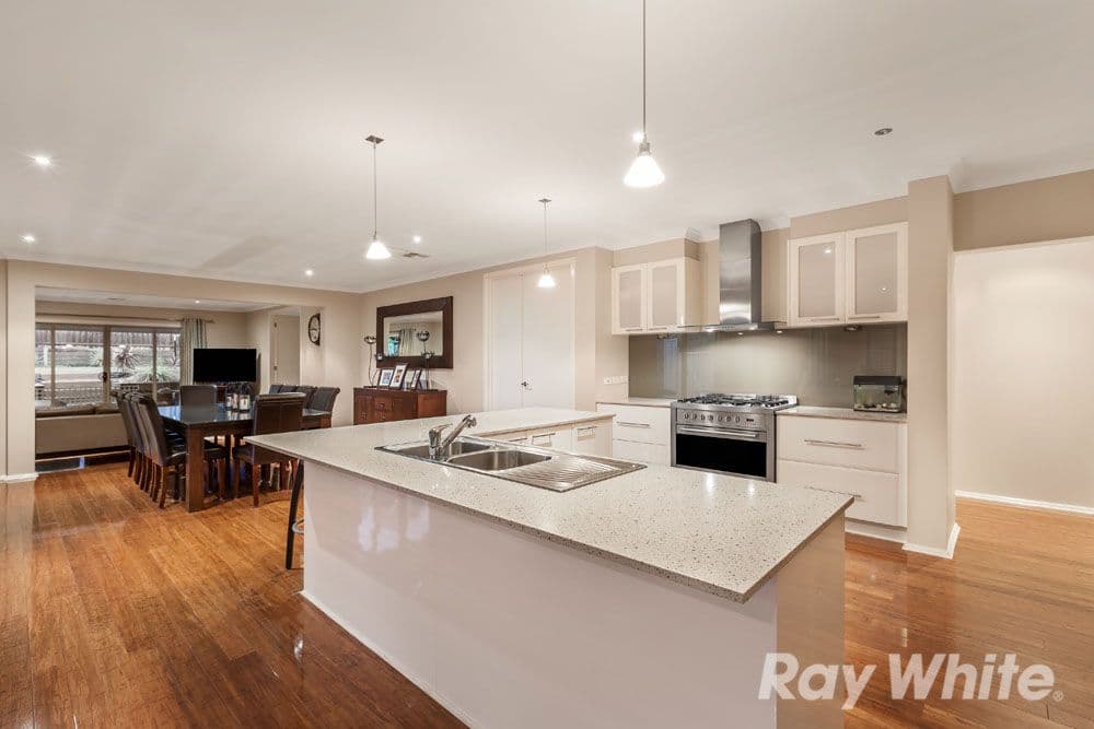 328 Gordons Road, South Morang VIC 3752, South Morang - Thumbnail 2