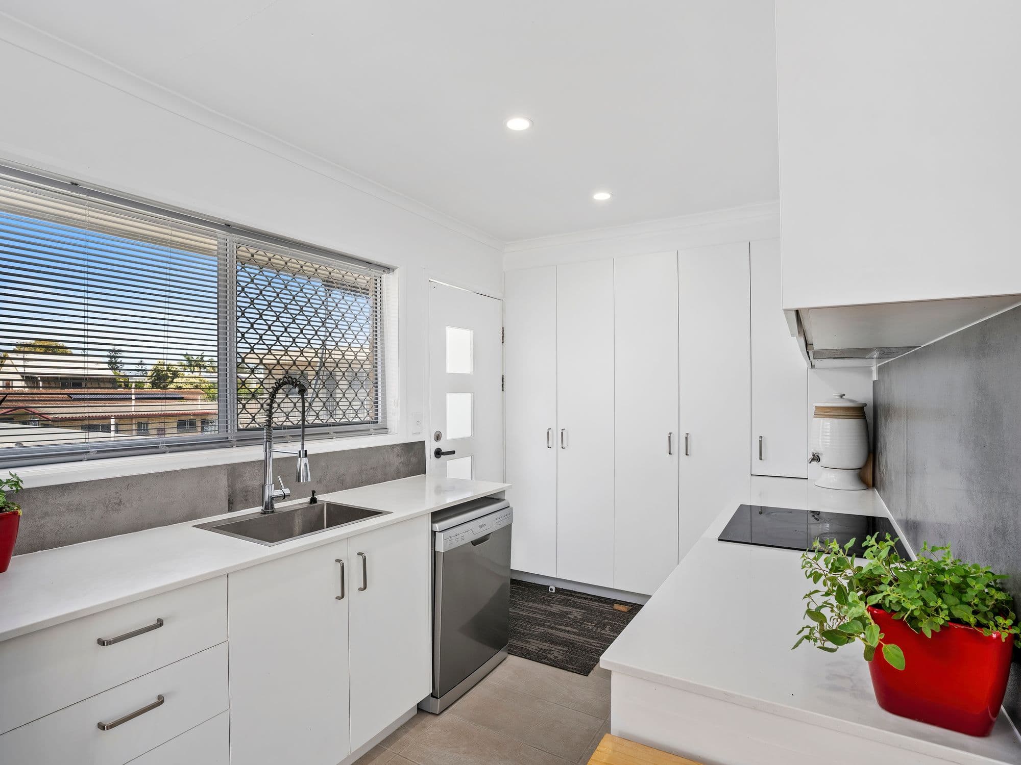 43 Paradise Parade, Paradise Point QLD 4216, Paradise Point - Thumbnail 2