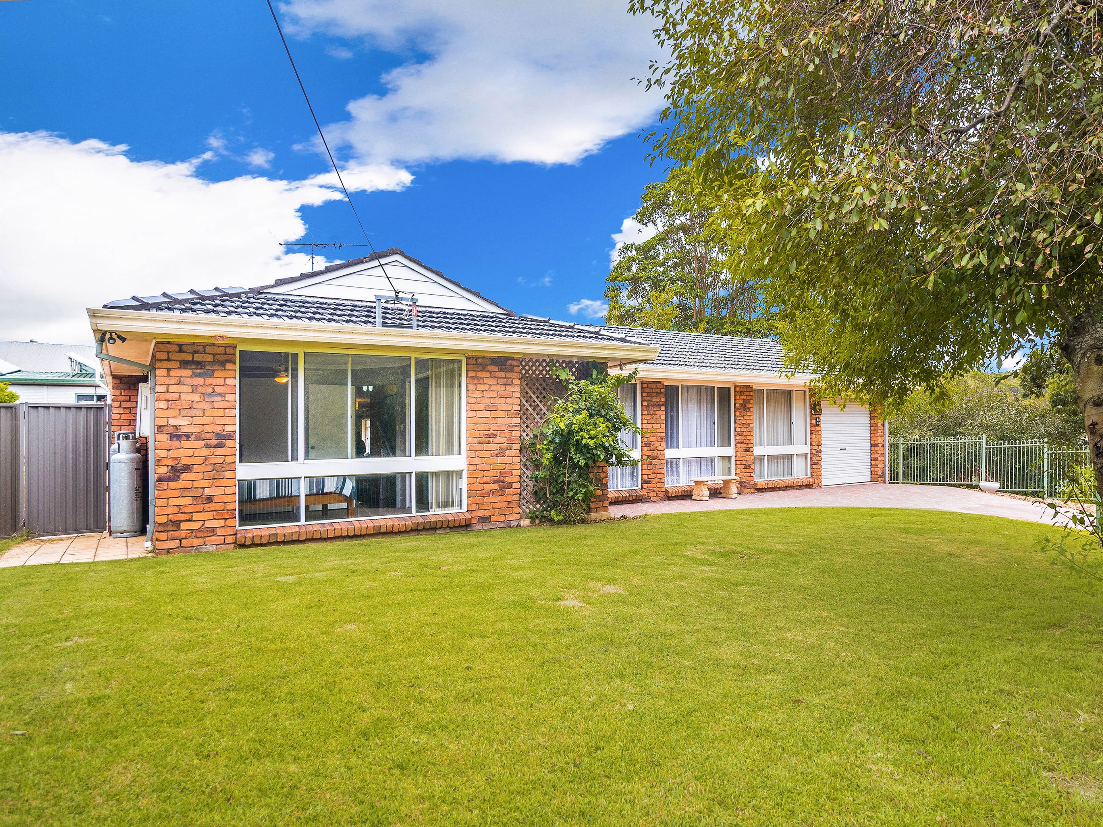86 Parkes Street, Helensburgh - Image 1